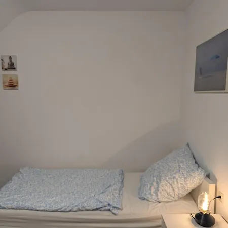 Einzelzimmer Mit 2 Betten& Gemeinschaftsbad * Karlsruhe